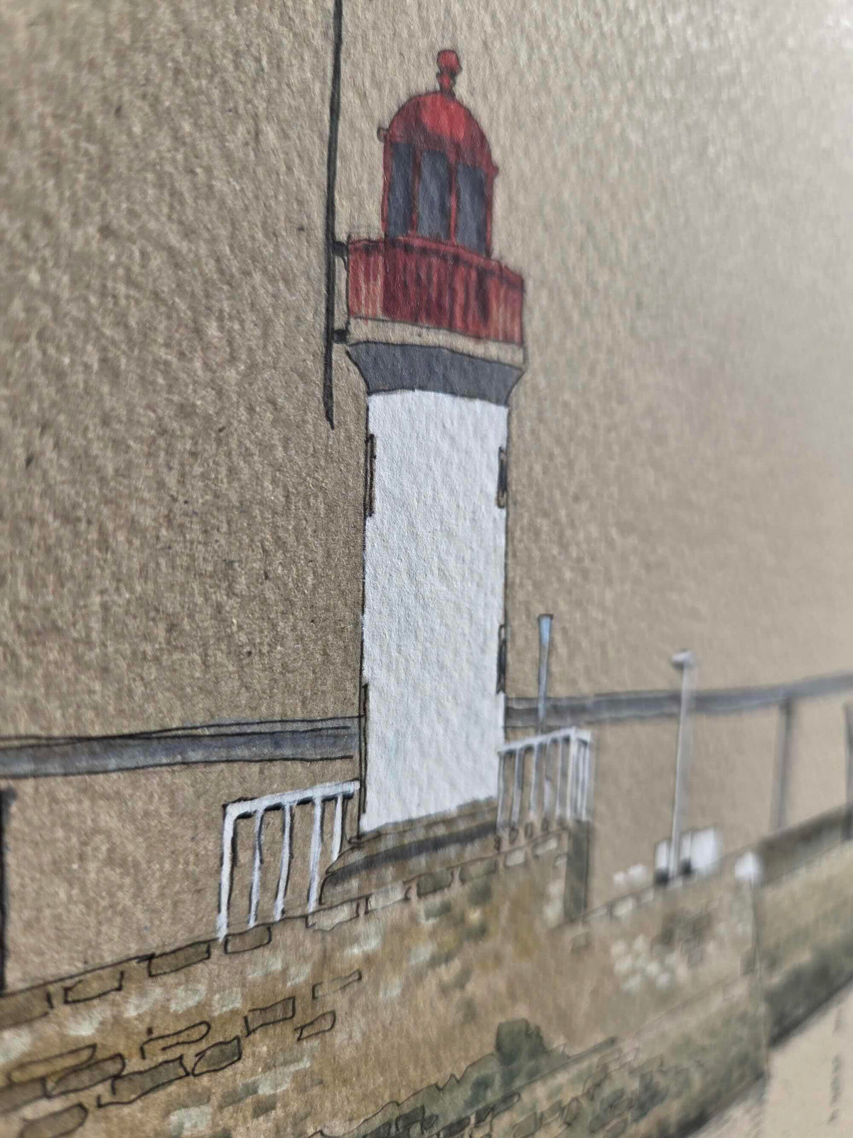 Détail du feu rouge dans l’aquarelle représentant La Pince, jetée Est à Saint-Nazaire