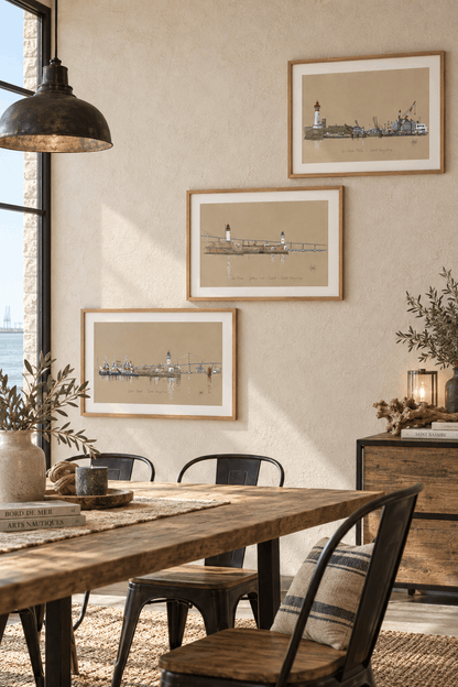 Trois aquarelles de Saint-Nazaire présentées dans un intérieur
