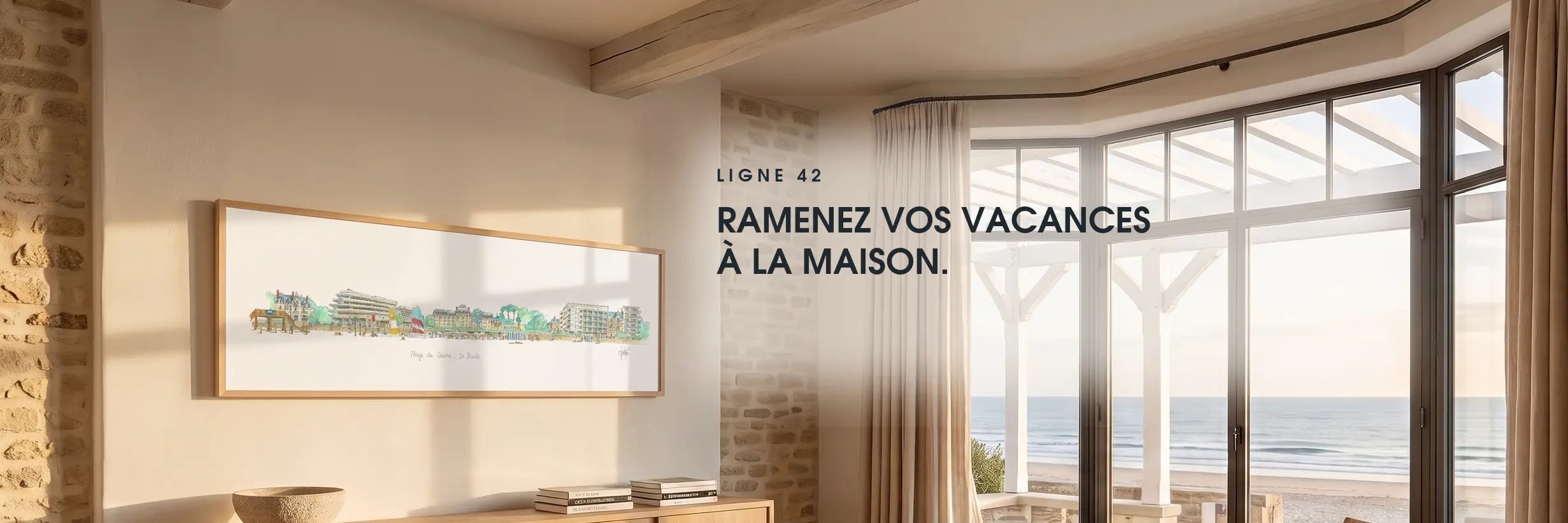 tableau de la Baule plage du casino par gérard lusteau encadré dans une villa de bord de mer